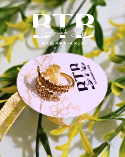 Huggable Vine Ring